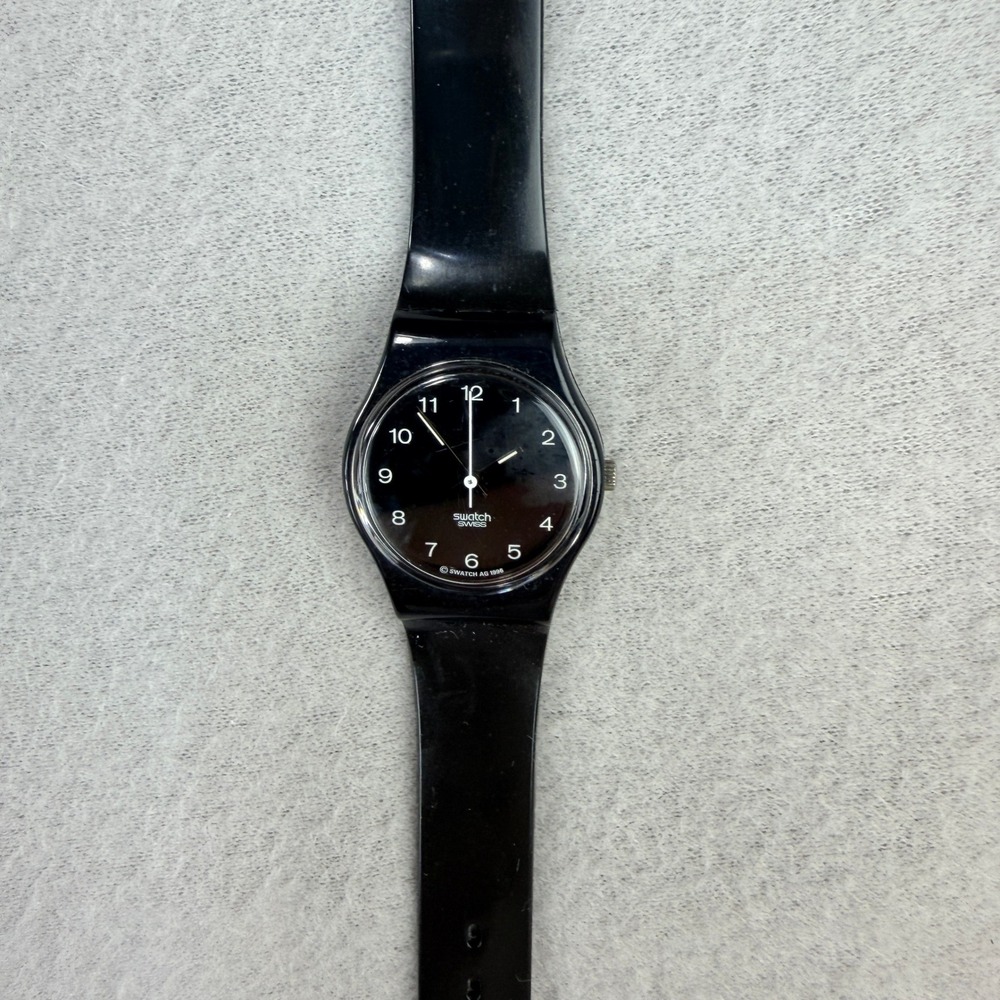 Vintage Swatch AG 1996 Swiss Quartz Watch Black Resin Strap Water Resistant